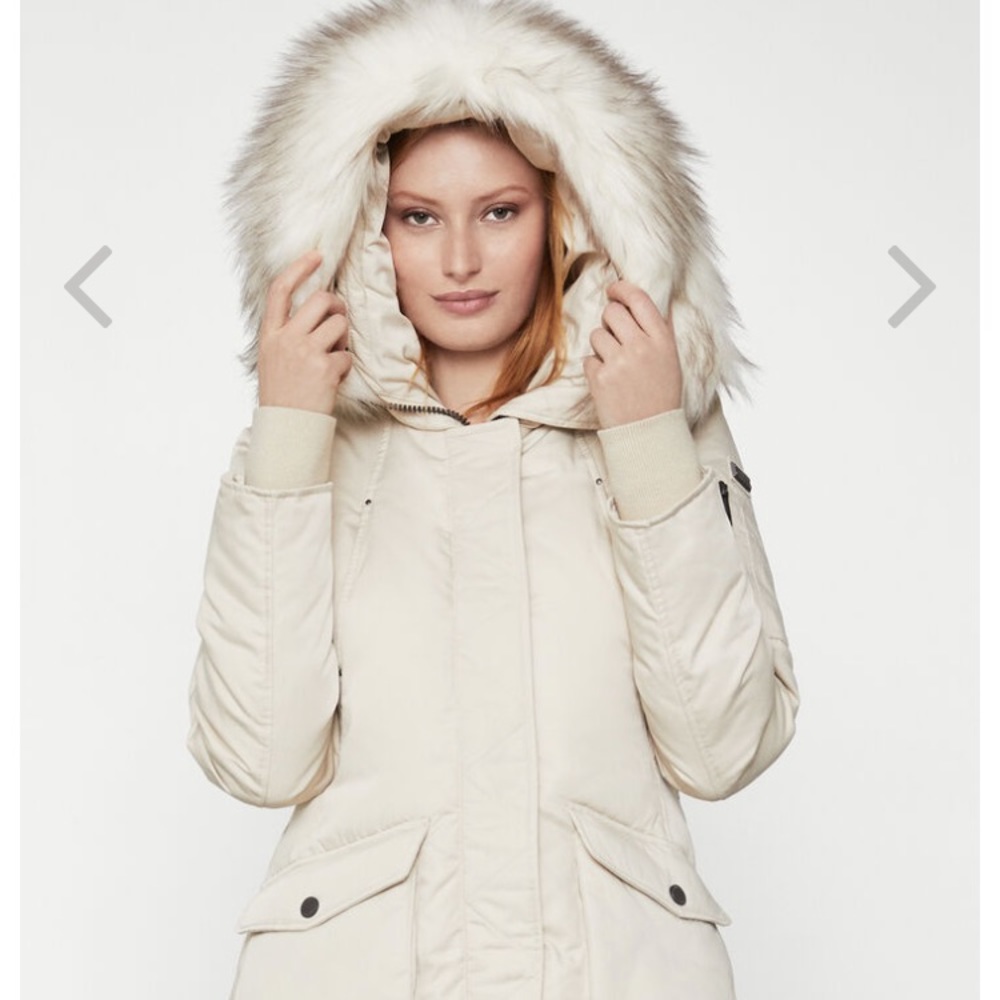 BCBGMAX AZRIA  hooded anorak jacket